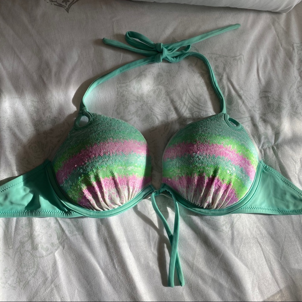 Victoria’s Secrect Bombshell Bikini